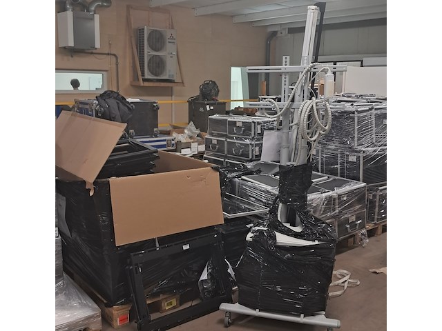 Partij diverse multimedia, o.a. vogels - afbeelding 1 van  10