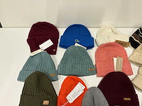 Partij diverse mutsen o.a barts/lacoste/pieces (20x) - afbeelding 3 van  5