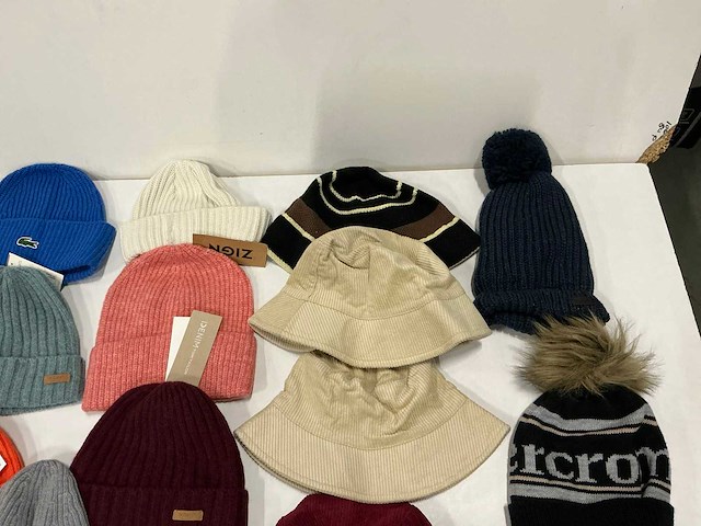 Partij diverse mutsen o.a barts/lacoste/pieces (20x) - afbeelding 4 van  5