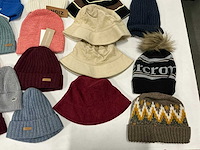 Partij diverse mutsen o.a barts/lacoste/pieces (20x) - afbeelding 5 van  5
