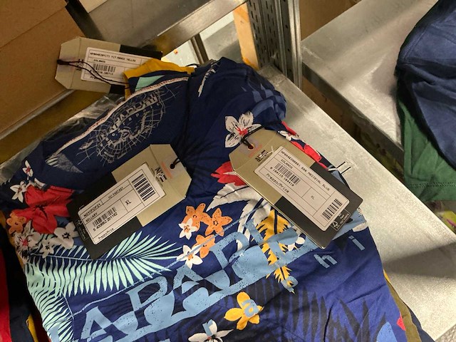 Partij diverse napapijri shirts/polos (55x) - afbeelding 15 van  15
