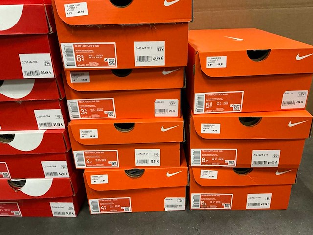 Partij diverse nike kinderschoenen (28x) - afbeelding 4 van  12