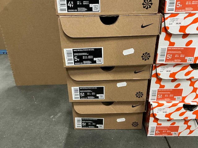 Partij diverse nike kinderschoenen (28x) - afbeelding 7 van  12