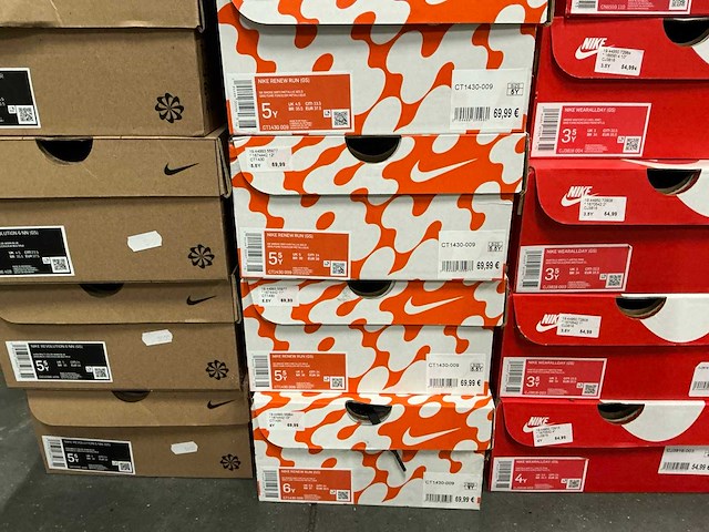 Partij diverse nike kinderschoenen (28x) - afbeelding 10 van  12