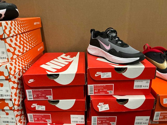 Partij diverse nike kinderschoenen (28x) - afbeelding 11 van  12