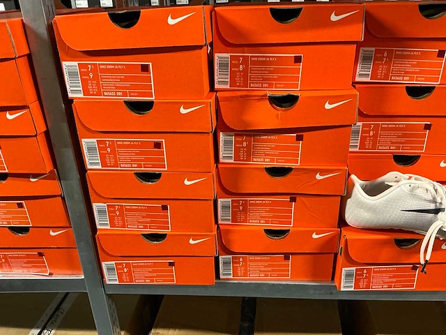 Partij diverse nike/adidas track schoenen (233x) - afbeelding 7 van  36