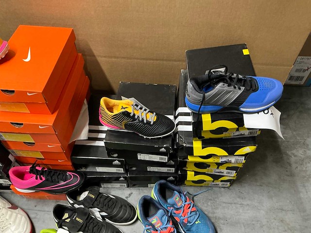 Partij diverse nike/adidas/puma turf schoenen (48x) - afbeelding 4 van  14