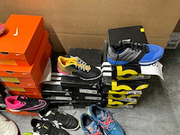 Partij diverse nike/adidas/puma turf schoenen (48x) - afbeelding 4 van  14