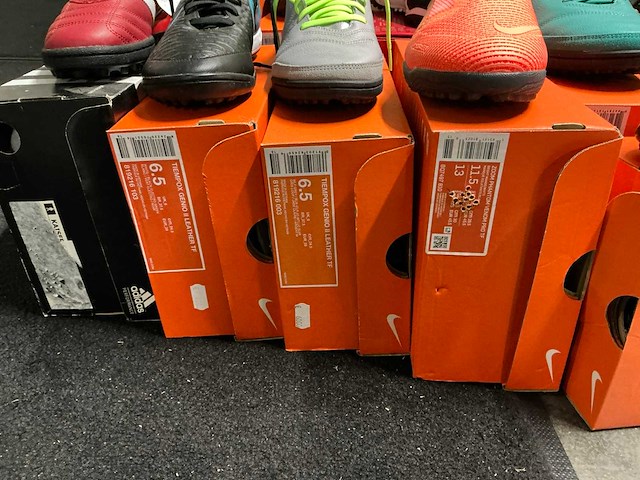 Partij diverse nike/adidas/puma turf schoenen (48x) - afbeelding 10 van  14
