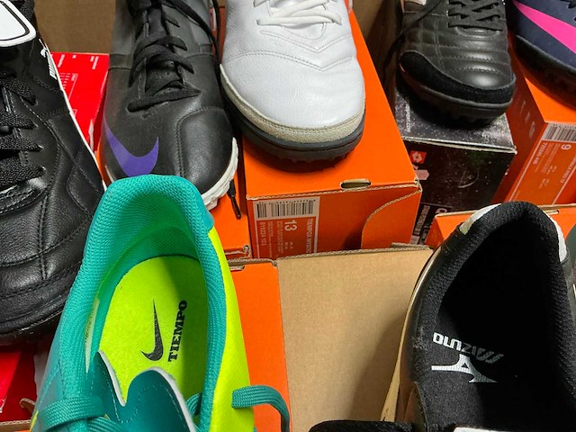 Partij diverse nike/adidas/puma turf schoenen (48x) - afbeelding 11 van  14