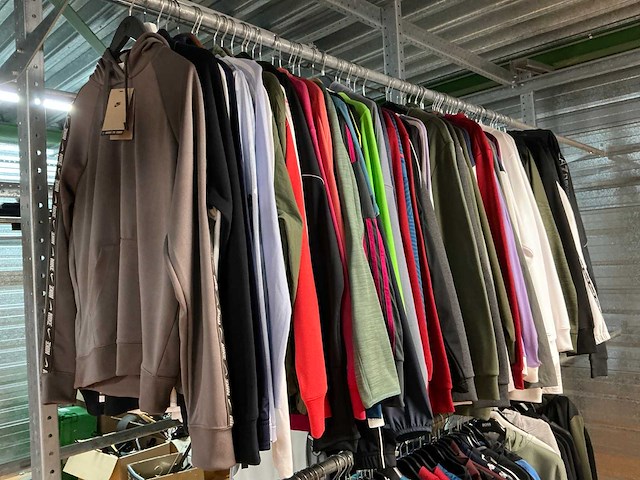Partij diverse nike/adidas/underarmour/puma hoodies&vesten (116x) - afbeelding 11 van  18