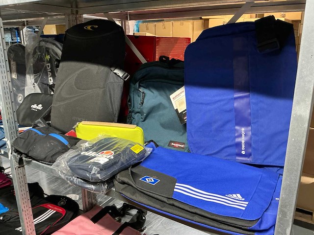 Partij diverse nike/karl lagerfeld/ellesse/kipling/steve madden/etc tassen (73x) - afbeelding 22 van  26