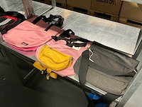 Partij diverse nike/karl lagerfeld/ellesse/kipling/steve madden/etc tassen (73x) - afbeelding 23 van  26