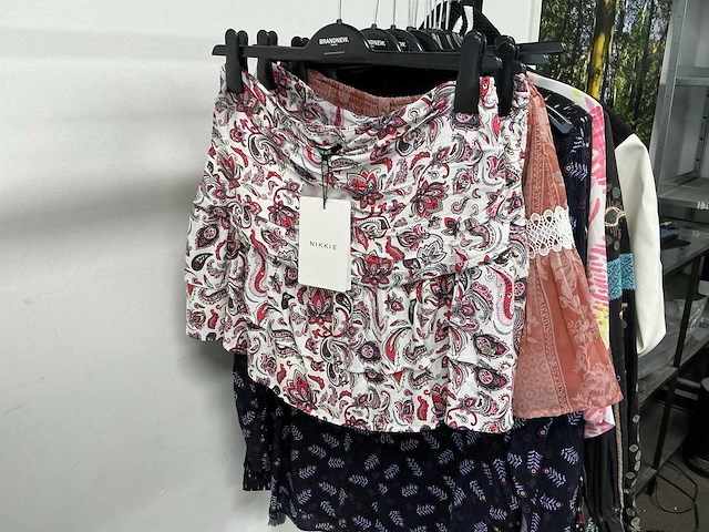 Partij diverse nikkie/tommyjeans/calvinkleinjeans/armaniexchange/etc dames kleding (25x) - afbeelding 2 van  36