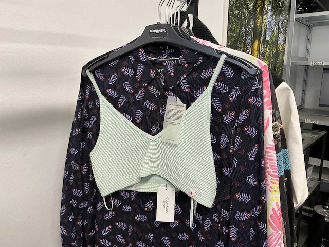 Partij diverse nikkie/tommyjeans/calvinkleinjeans/armaniexchange/etc dames kleding (25x) - afbeelding 5 van  36