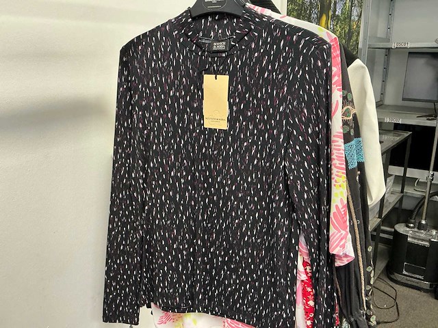 Partij diverse nikkie/tommyjeans/calvinkleinjeans/armaniexchange/etc dames kleding (25x) - afbeelding 7 van  36