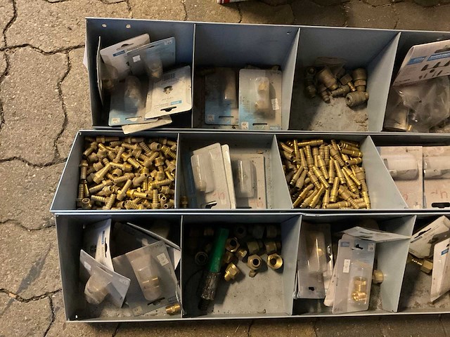 Partij diverse nippels - afbeelding 2 van  4