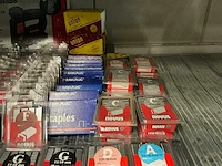 Partij diverse novus/union/rawlplug staples (200 verpakkingen) - afbeelding 2 van  10