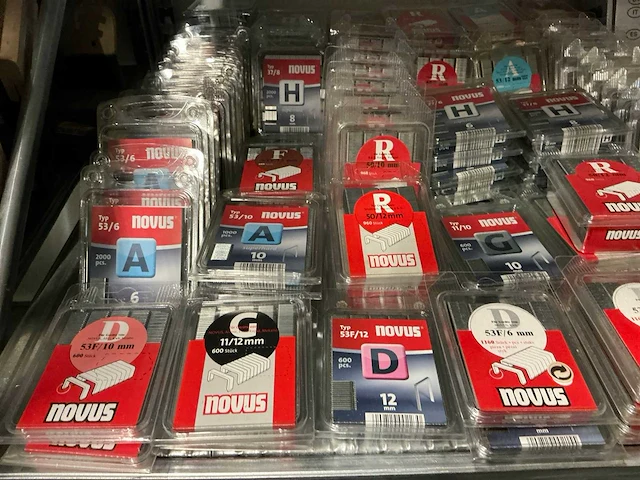 Partij diverse novus/union/rawlplug staples (200 verpakkingen) - afbeelding 4 van  10