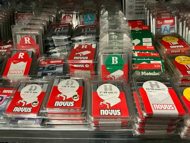 Partij diverse novus/union/rawlplug staples (200 verpakkingen) - afbeelding 7 van  10