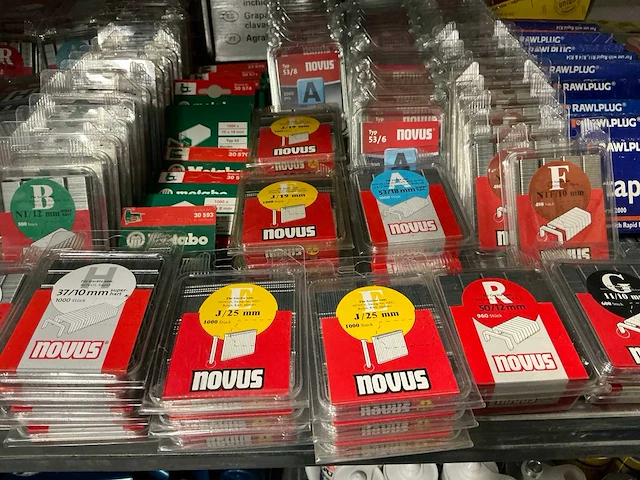 Partij diverse novus/union/rawlplug staples (200 verpakkingen) - afbeelding 8 van  10