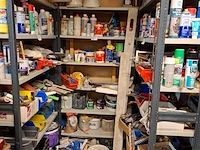 Partij diverse o.a. kitten, spray, etc