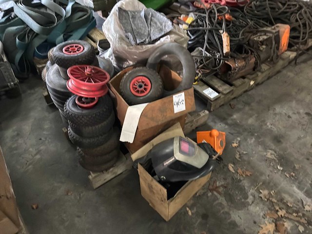 Partij diverse o.a. wielen - afbeelding 1 van  4