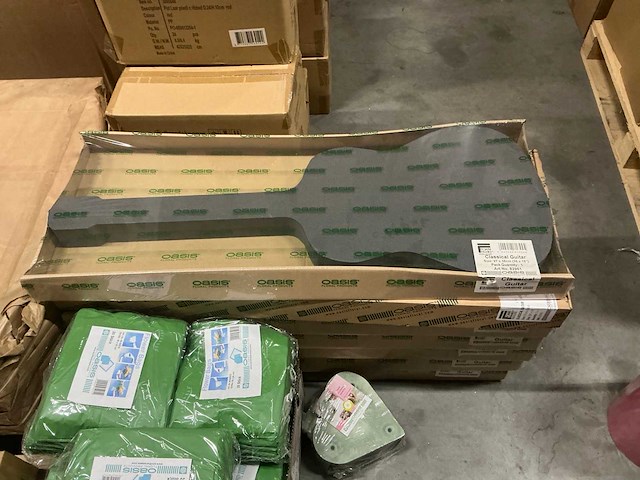 Partij diverse oasis steekschuim en flower bags (57x) - afbeelding 8 van  10