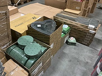 Partij diverse oasis steekschuim en flower bags (57x) - afbeelding 1 van  10