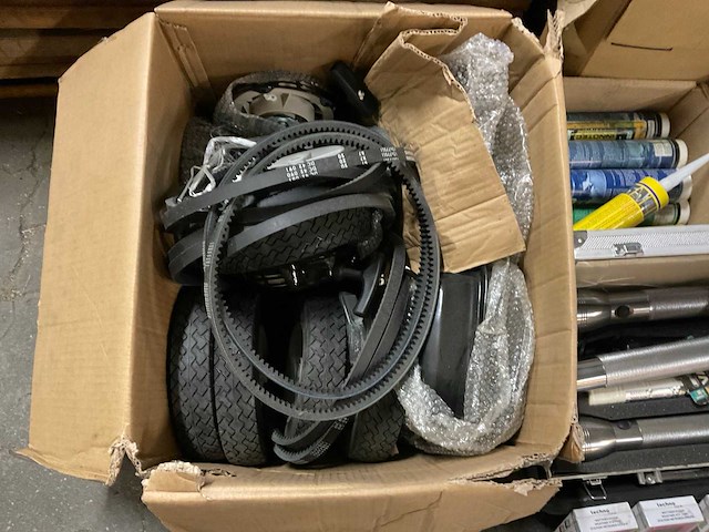 Partij diverse onderdelen en accessoires - afbeelding 8 van  8