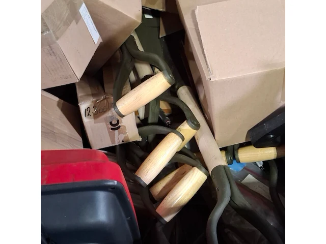 Partij diverse onderdelen en garage inventaris - afbeelding 3 van  6