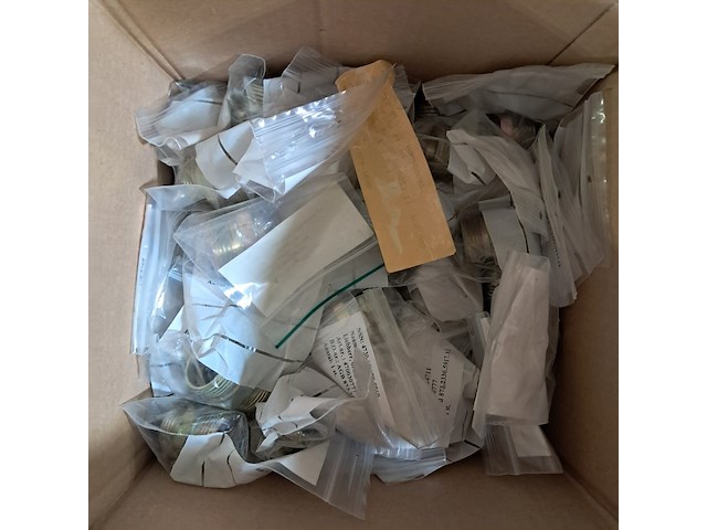 Partij diverse onderdelen en ijzerwaren, o.a daf - afbeelding 3 van  8