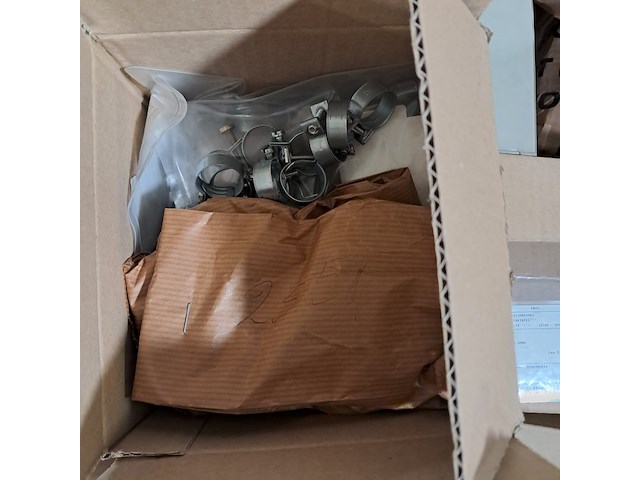 Partij diverse onderdelen en ijzerwaren, o.a daf - afbeelding 7 van  8