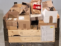 Partij diverse onderdelen en ijzerwaren, o.a daf - afbeelding 1 van  8