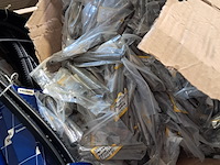 Partij diverse onderdelen en ijzerwaren, o.a daf - afbeelding 8 van  8