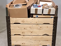 Partij diverse onderdelen en ijzerwaren, o.a daf - afbeelding 1 van  9