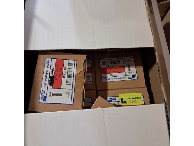 Partij diverse onderdelen en ijzerwaren, o.a daf - afbeelding 7 van  9