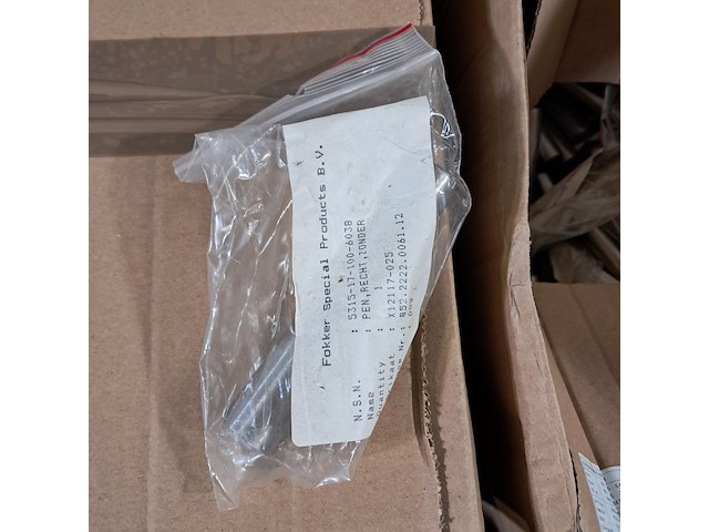 Partij diverse onderdelen en ijzerwaren - afbeelding 3 van  7