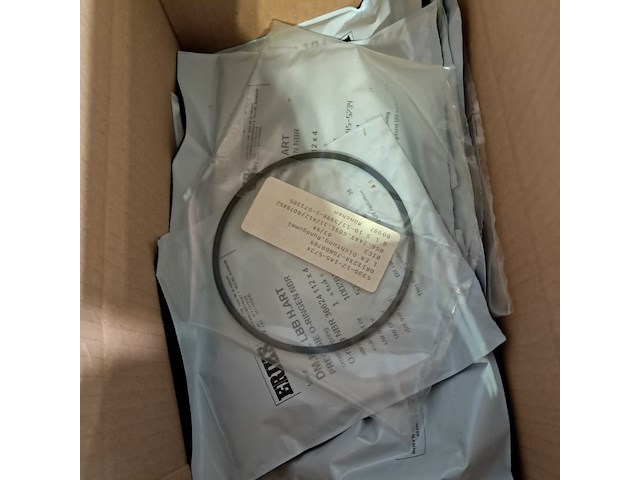 Partij diverse onderdelen en ijzerwaren - afbeelding 5 van  7