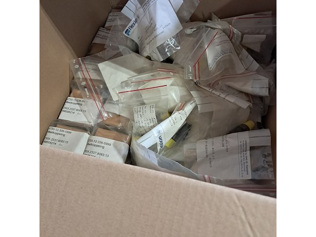 Partij diverse onderdelen en ijzerwaren - afbeelding 7 van  7