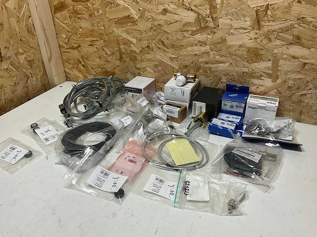 Partij diverse onderdelen en toebehoren - afbeelding 10 van  17