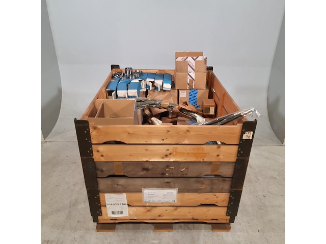 Partij diverse onderdelen, o.a. daf - afbeelding 1 van  12