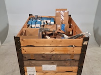 Partij diverse onderdelen, o.a. daf - afbeelding 1 van  12