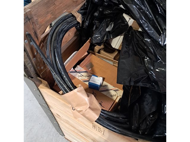 Partij diverse onderdelen, o.a daf - afbeelding 2 van  7