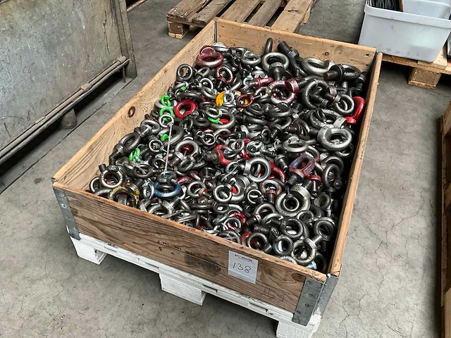 Partij diverse oogbouten / hijsoogmoeren - afbeelding 1 van  2