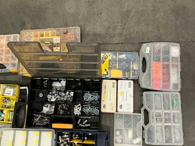 Partij diverse opbergkoffers met inhoud (31x) - afbeelding 3 van  12
