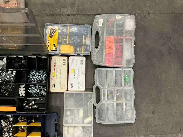 Partij diverse opbergkoffers met inhoud (31x) - afbeelding 4 van  12