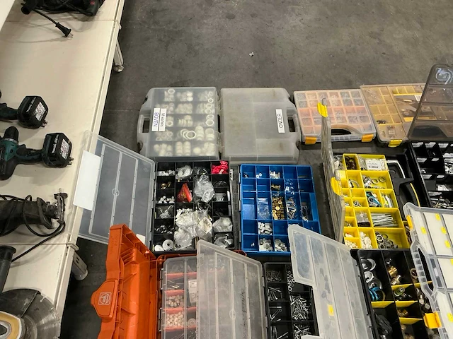 Partij diverse opbergkoffers met inhoud (31x) - afbeelding 6 van  12