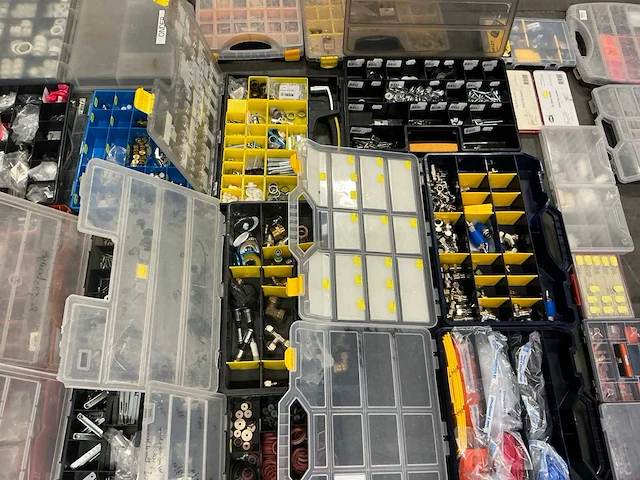 Partij diverse opbergkoffers met inhoud (31x) - afbeelding 8 van  12