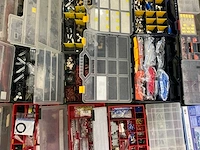 Partij diverse opbergkoffers met inhoud (31x) - afbeelding 9 van  12